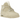 Jordan 4 Retro Net Rattan baskets en vue sous angle avec une tige beige, des details en filet et des lacets
