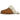 UGG Scuffette II Slipper Chestnut baskets en vue angulaire avec tige en daim marron châtaigne, doublure en laine douce et semelle extérieure en gomme