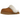 UGG Disquette Slipper Chestnut baskets vue angulaire avec doublure en peau de mouton douce, tige en daim et semelle plateforme avec logo UGG au talon.