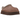 UGG Tazz II Slipper Rocky Oak baskets vue latérale avec tige en daim marron, doublure en fausse fourrure et semelle extérieure compensée signature.