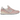 New Balance 996 MiUSA Pink Haze baskets en profil lateral avec du suède rose et des détails blancs ainsi que des lacets
