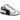 Puma Speedcat Metallic Silver Black baskets en vue sous angle avec une tige en argent métallique, des détails noirs et une semelle fine.