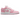 Jordan 1 Low Medium Soft Pink White baskets en vue latérale avec empeigne en cuir blanc, swoosh rose, détails roses et semelle blanche