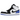 Air Jordan 1 Mid SE Royal Black Toe baskets en vue latérale avec cuir bleu sur le talon et la pointe, et Swoosh noir sur base blanche