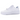 Nike Air Force 1 Sage Low Triple White baskets vue latérale avec une épaisse semelle plateforme blanche, une tige en cuir et des lacets.