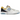 New Balance 550 Marquette baskets dans une vue latérale inclinée avec tige en cuir classique, détails jaune doré, semelle intercalaire blanche