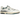 Baskets New Balance 550 New Spruce Mini Logo en vue angulaire avec tige en cuir blanc, détails verts, semelle intermédiaire blanche et côtés perforés.
