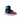Air Jordan 1 Retro High NC to Chi baskets vue latérale avec empeigne en cuir noir, détails rouges au talon et Swoosh bleu clair