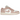 Air Jordan 1 Low Pink Oxford baskets en vue latérale avec empiècements en cuir rose, empeigne blanche, semelle intermédiaire blanche et lacets