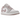 Air Jordan 1 Low Particle Rose baskets en vue latérale avec détails en cuir rose, semelle intermédiaire blanche et swoosh noir iconique.