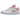 Air Jordan 1 Low SE White Sesame baskets en vue latérale avec des empiècements en cuir crème, une semelle intermédiaire blanche et des détails orange.