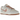 Nike Dunk Low Fossil Rose baskets vue angulaire avec tige en nubuck rose pâle, semelle intermédiaire blanche et swoosh gris