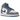 Baskets Air Jordan 1 Mid True Blue Cement (GS) en vue latérale avec détails en cuir blanc, motif Elephant Print bleu et Swoosh noir classique.