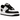 Nike Air Force 1 Low 07 White Swoosh Panda baskets en vue inclinée avec empeigne blanche, logo Swoosh noir et semelle blanche avec amorti Air