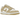 Nike Dunk Low Team Gold baskets en vue latérale élégante avec panneaux en cuir blanc, empiècements dorés et semelle intermédiaire blanche assortie.