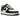 Nike Air Force 1 Low QS Terror Squad Blackout baskets vue latérale avec empeigne en cuir blanc, empiècements noirs et semelle emblématique.