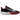 Nike Precision VII Black University Red baskets en vue latérale avec empeigne noire, détails rouges et semelle texturée pour le maintien