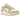 Nike Dunk Low SE Team Gold Suede baskets en vue angulaire, montrant une empeigne en daim doré, des lacets blancs et une semelle en caoutchouc