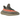 Adidas Yeezy Boost 350 V2 Beluga Reflective baskets en vue inclinée avec motif Primeknit gris, bande orange et semelle en caoutchouc translucide