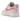 Baskets Nike Air Force 1 '07 LX Pearl Pink Paw Print en vue inclinée avec tige rose, imprimés de pattes et semelle intermédiaire blanche