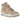 Air Jordan 4 Retro Cozy Girl baskets vue sous un angle, avec daim clair, détails crème, panneaux en mesh et semelle Air classique.