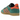 Adidas Gazelle Collegiate Green Preloved Red baskets de profil avec une tige en daim vert, des details rouges et des lacets blancs