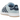 Adidas Campus 00s Clear Sky Gum baskets vue latérale avec empeigne en daim bleu clair, bandes latérales blanches et semelle en gomme