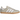 Baskets Adidas Samba OG Beige Cloud White Gum J vue de trois-quarts avec tige en daim, rayures blanches classiques et semelle en gomme