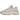 New Balance 9060 Crystal Pink baskets en vue inclinée avec daim rose, détails en mesh et une semelle intermédiaire épaisse à couches apparentes.