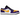 Jordan 1 Low SE Lakers baskets en vue sous angle avec des details en cuir violet et jaune et une semelle blanche