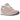New Balance 996 MiUSA Pink Haze baskets de profil classique avec une tige en daim rose, des détails blancs et des lacets
